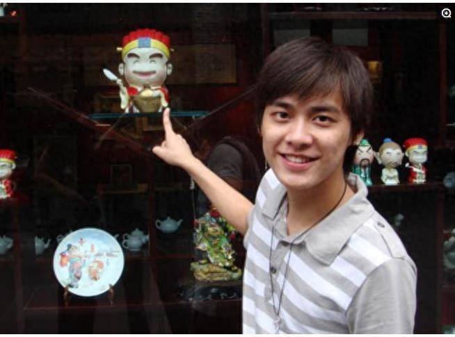 李易峰未出道前旧照终于曝光，网友：是不是纯天然的一看便知