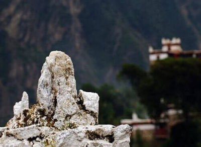 ​族的风俗文化来源（探秘羌族风俗文化：对“石”的崇拜由何而来？或与祖先