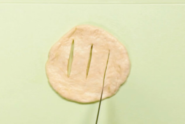 炸饼怎么做才松软好吃,炸油饼怎么做又软又好吃图3