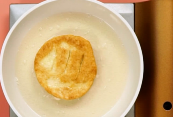 炸饼怎么做才松软好吃,炸油饼怎么做又软又好吃图4