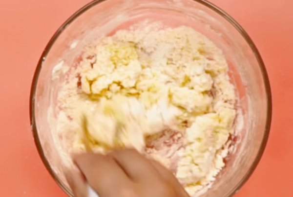 炸饼怎么做才松软好吃,炸油饼怎么做又软又好吃图1