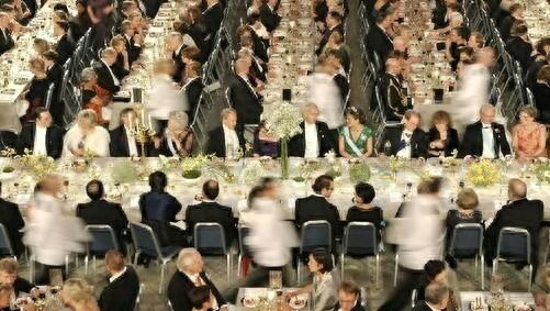 世界上最拥挤的奢华晚宴!