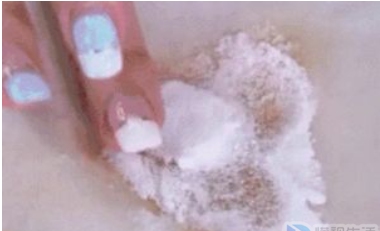 黑衣服变红了咋办,黑色衣服发红怎么补救最简单图5