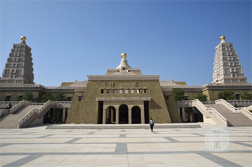 台湾佛光山:在荒山上创建人间佛国,还拥有世界上最高的铜铸坐佛
