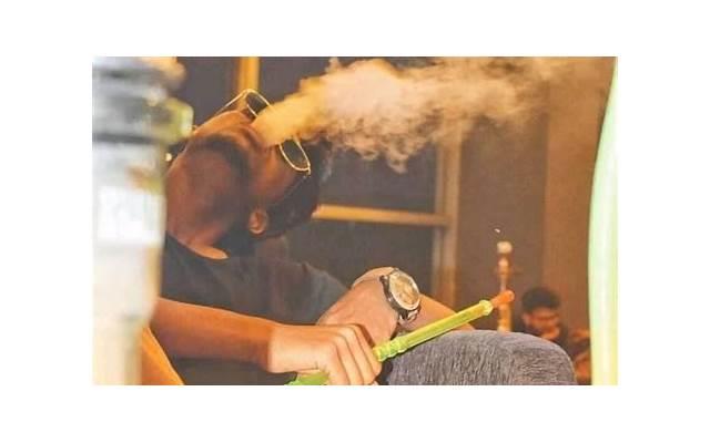 父母意外身亡，他由哥嫂抚养长大，如今他这样对待嫂子