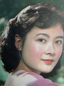 ​＂双料影后＂娜仁花:13岁初入影坛,40岁嫁给导演宁才,42岁高龄产子