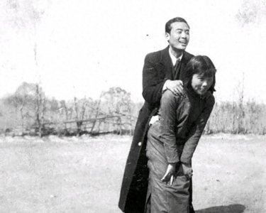 ​40年代，孙维世和哥哥孙泱的合影，兄妹情深，为何都是英年早逝？