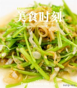 ​海蜇丝不要再凉拌吃，2个步骤教你热炒！海蜇丝入味脆爽