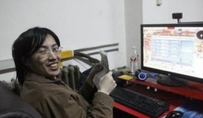 ​记得火遍全网的高材生“7哥”吗？在网吧住了1460天，他现状如何