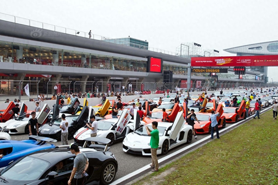 揭秘上海超跑俱乐部 百万豪车系入门水准