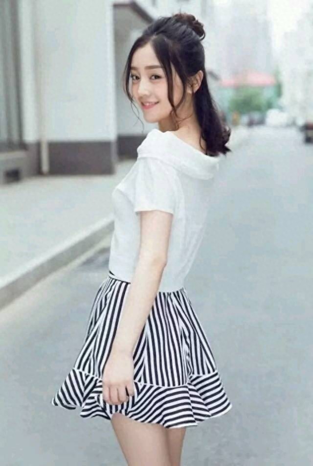 何花《灵魂摆渡黄泉》饰演“孟婆三七”戏外穿搭也是美美的