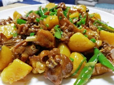 ​超级下饭的土豆焖鸭，家庭主妇必会的一道菜