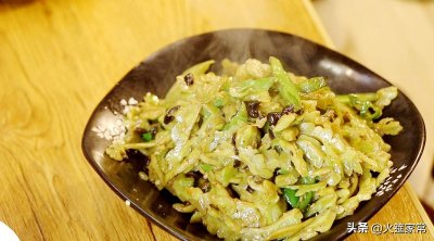 ​四川最家常的一道菜，清热降火的干煸苦瓜做法