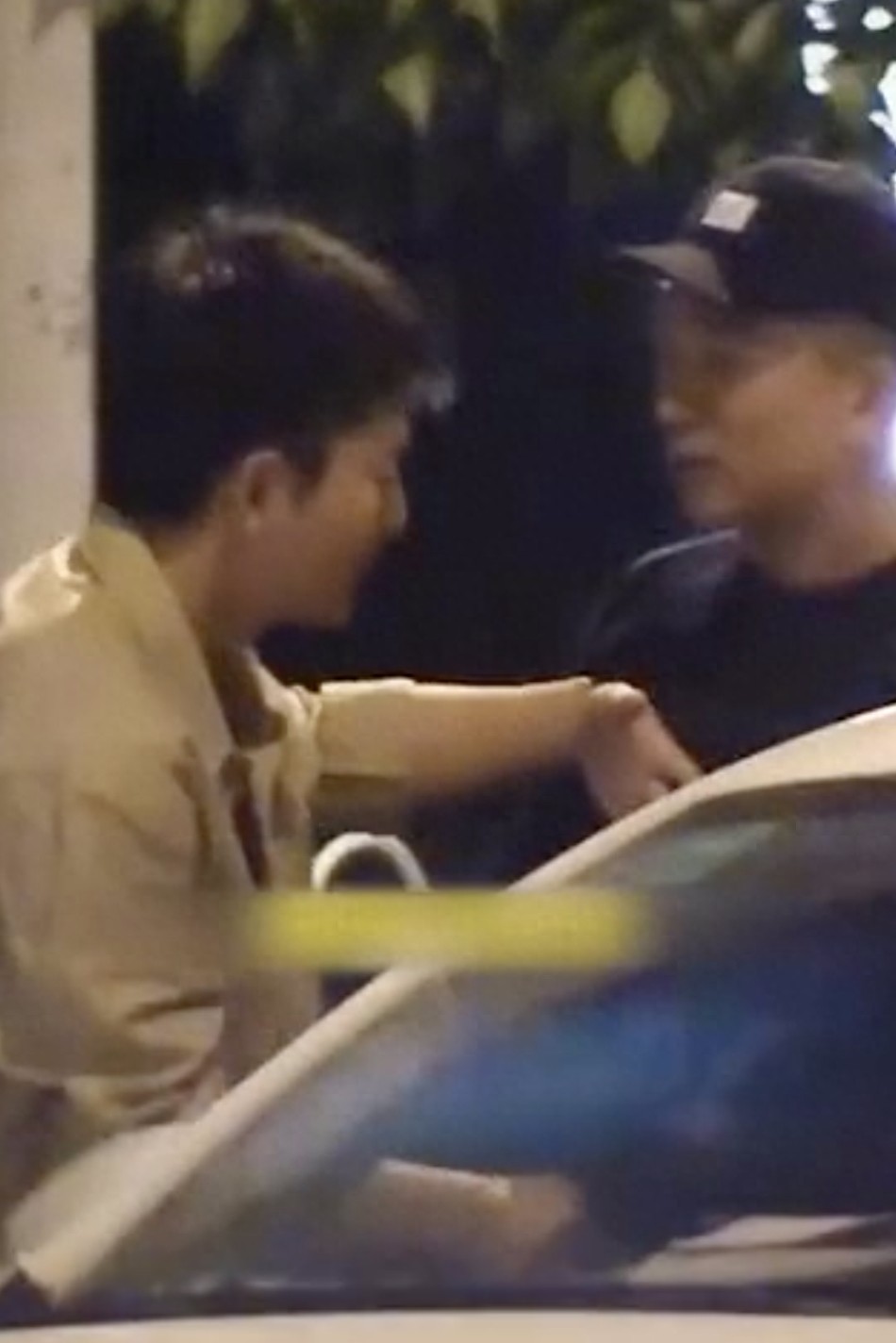 贾乃亮520深夜买醉，别人甜蜜他独醉，疑借酒消愁？