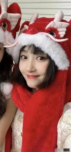 ​关晓彤晒新年短发， 有脸撑着什么发型都好看，又可爱又漂亮