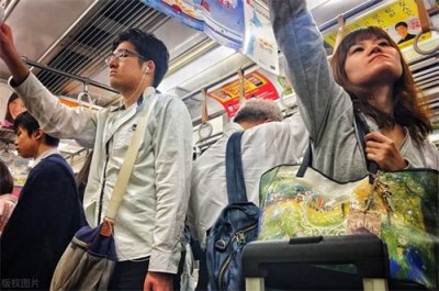 ​日本“痴汉”文化盛行，居然有40%的女性都遭受过这种行为