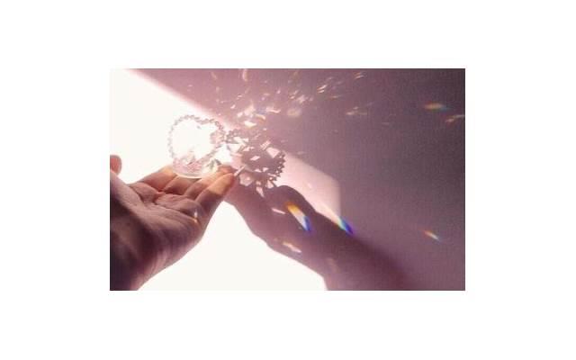 母亲十万医药费女儿只拿五千，父母责备女儿：两百万，只给我十万