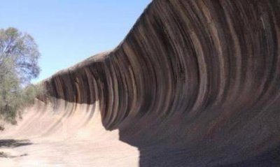 ​干旱沙漠中的“巨浪”，25亿年屹立不倒，被称世界第八大奇观