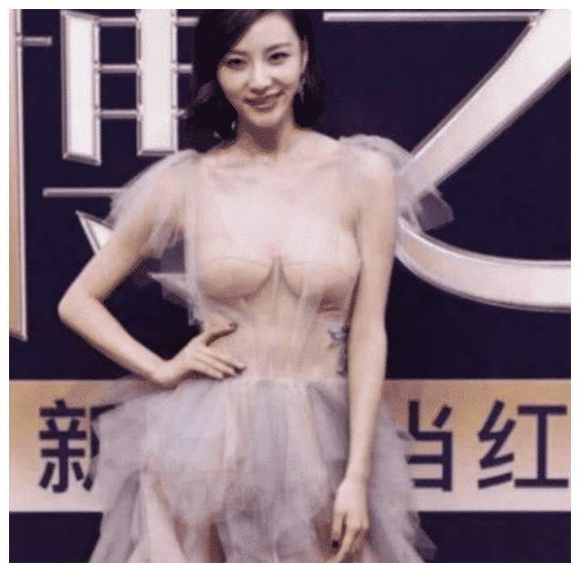 有种透视装叫陈雅婷，难怪王思聪会这么痴迷，网友：这身材我服