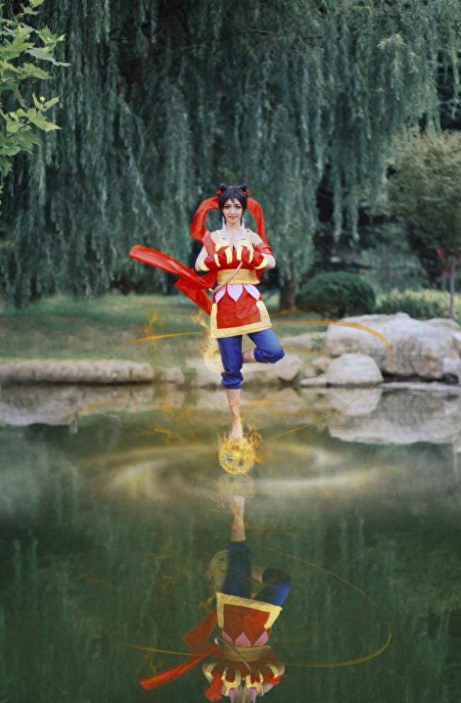 摄影图集：童年经典哪吒传奇COS，看到石矶娘娘那一刻我有点慌