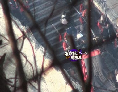 ​Baby挺7月孕肚「爬城墙」探班老公 黄晓明牵紧紧泄爱