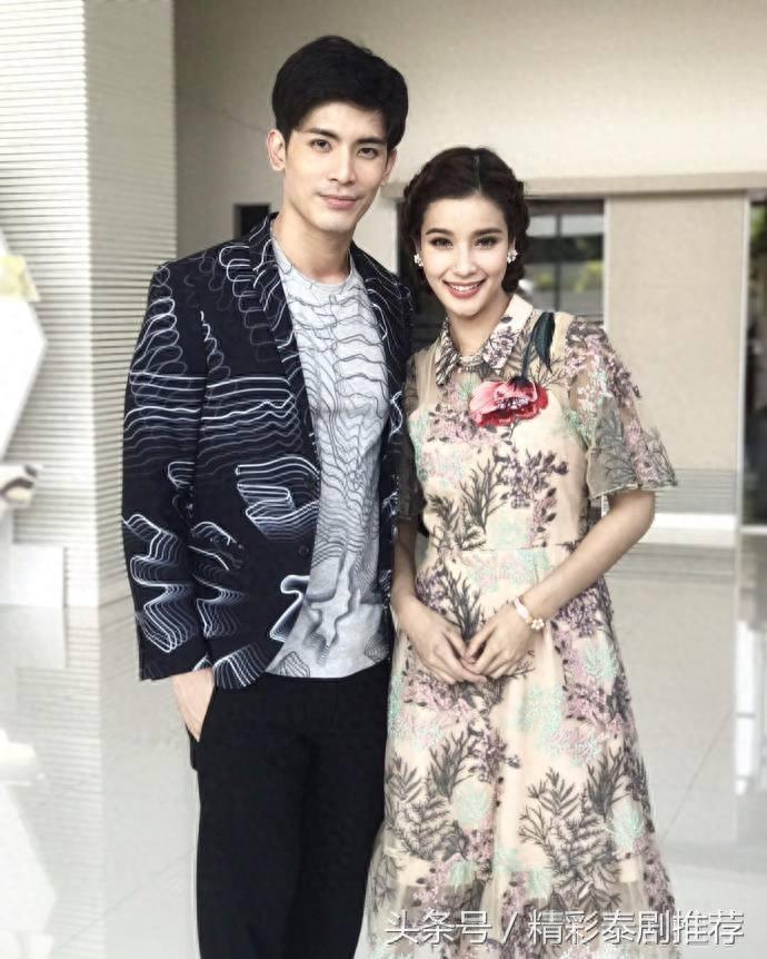 今日泰星：泰国人气女明星Vill——她因拍摄玻钻之争一炮而红，却因为拍戏读了8年才获得本科学位