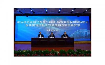 ​男生在等你主动的表现，不要错把爱情当友情