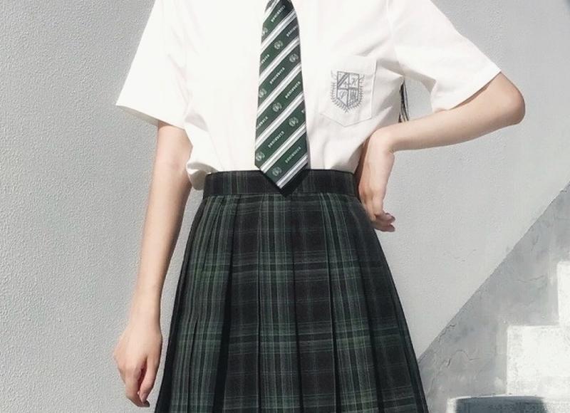 闷骚男喜欢乖巧听话的吗 闷骚男喜欢乖乖女还是作一点的