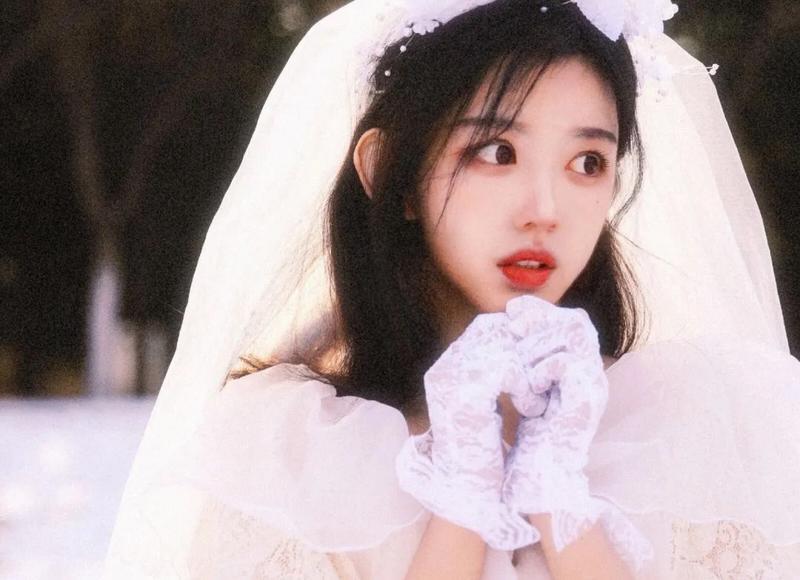 和同事暧昧的表现