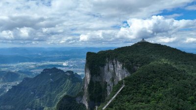 ​国庆长假必去的10大景点，让你玩得畅快又有意义！
