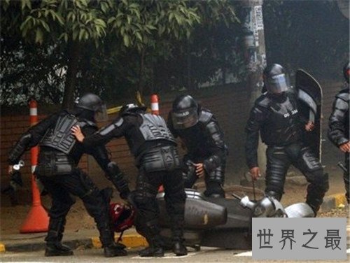 美国十大最危险城市，走在大街上小心挨打