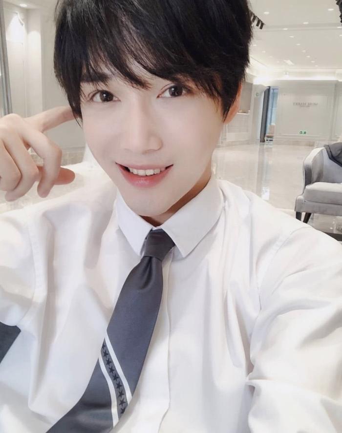 “直男扳手”俊哲迪迪和黄山在一起了,果然帅哥都被“掰弯”了