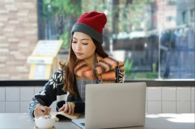 ​感情需要两个人经营（爱情需要两个人经营吗）