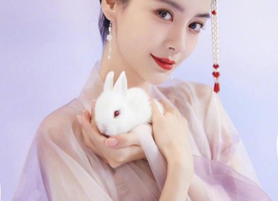 ​军绿色配什么颜色好看（搭配不同颜色下装的夏季推荐造型）