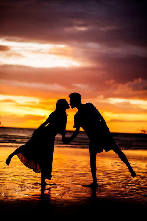 「超赞情侣照」太美了!一定要拍一组这样的“情侣照”