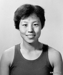 ​中国运动员打破跳高世界纪录第一人——章丘郑凤荣