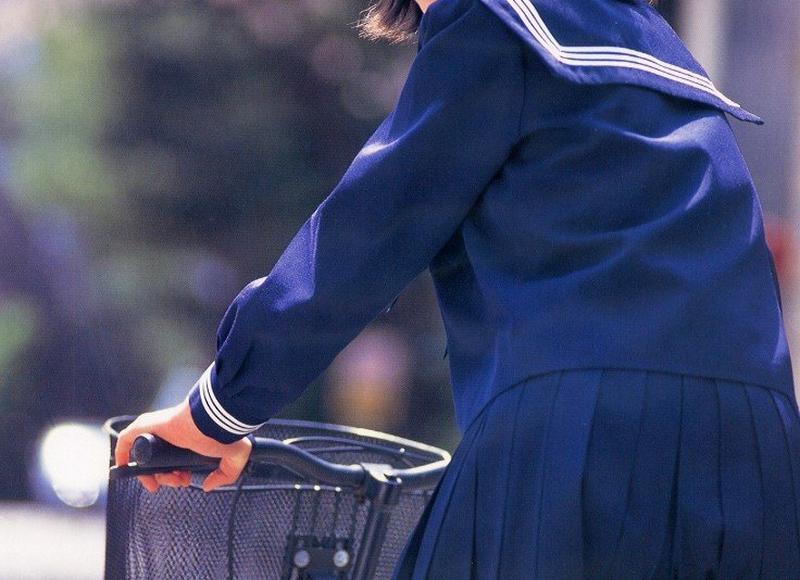 相亲认识的成熟美女,居然和其他男子热吻 相亲认识的成熟美女,居然和其他男子热吻