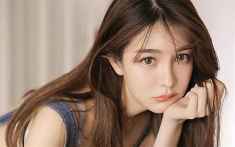 关她的情绪而非逻辑