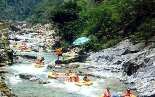 漂流可以穿拖鞋吗,六安大峡谷漂流需要带拖鞋吗?图3