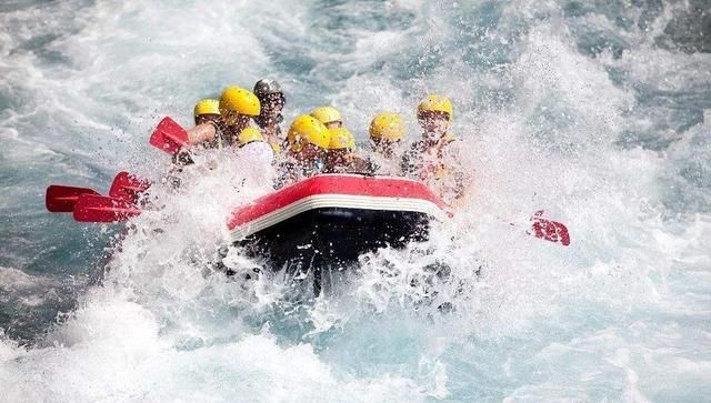 漂流可以穿拖鞋吗,六安大峡谷漂流需要带拖鞋吗?图4