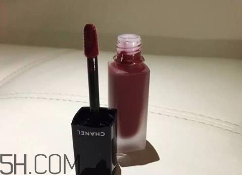 香奈儿丝绒口红43适合黄皮吗？香奈儿口红哪个色最火？