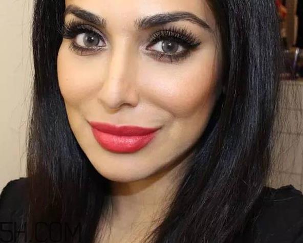 香奈儿丝绒口红43适合黄皮吗？香奈儿口红哪个色最火？