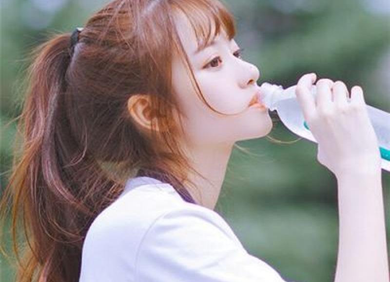 易烊千玺的公司（工作室辟谣易烊千玺投资时代峰峻）