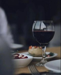 ​怎样保存开盖红酒不变质？开盖后的红酒怎么储藏