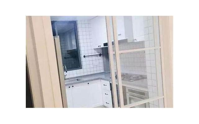 手上痣是什么意思（手上长蓝色的痣是什么意思）