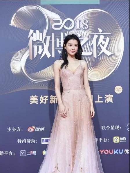 新浪微博之夜众明星齐聚一堂 林志玲性感礼服惊艳全场