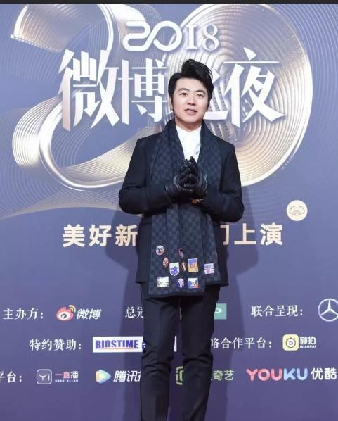 新浪微博之夜众明星齐聚一堂 林志玲性感礼服惊艳全场