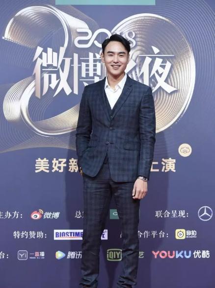 新浪微博之夜众明星齐聚一堂 林志玲性感礼服惊艳全场