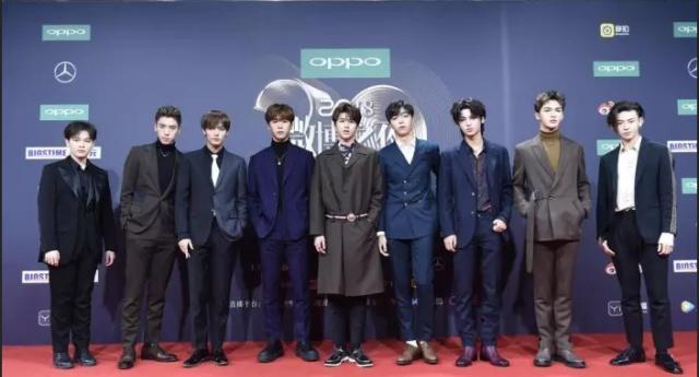 新浪微博之夜众明星齐聚一堂 林志玲性感礼服惊艳全场