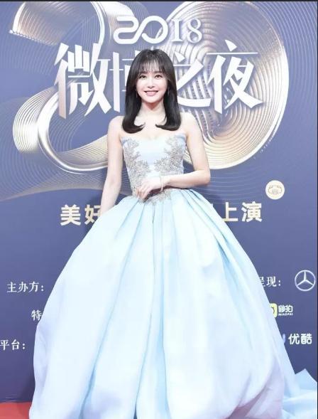 新浪微博之夜众明星齐聚一堂 林志玲性感礼服惊艳全场